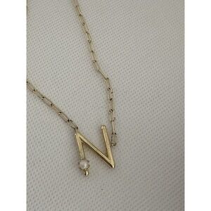 Kendra Scott 8 Inch Gold Tone Short Chain Letter N & Cultured Pearl